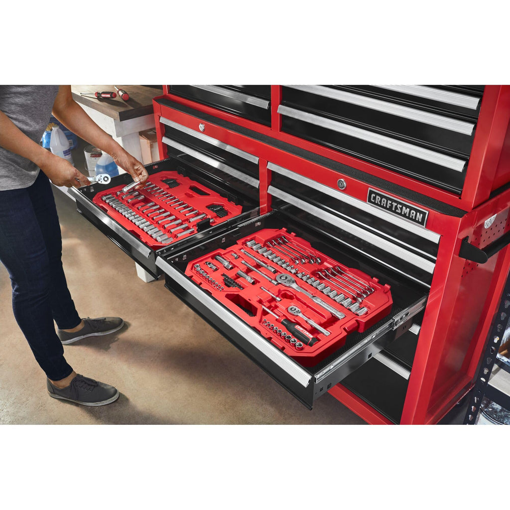 135 Pcs SAE and Metric Socket Wrench Set with Case X113619